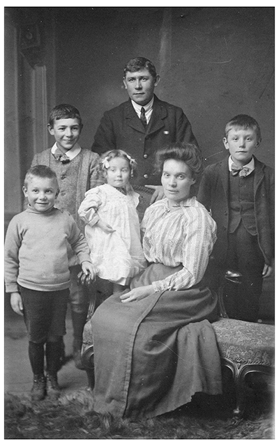 Gertrude Taylor's story - her family portrait